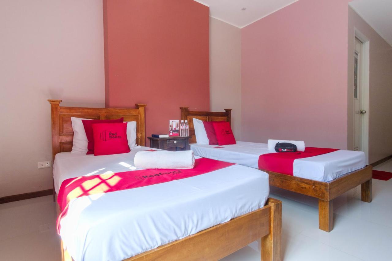 Reddoorz Plus @ West Nautical Road Puerto Galera Exterior photo