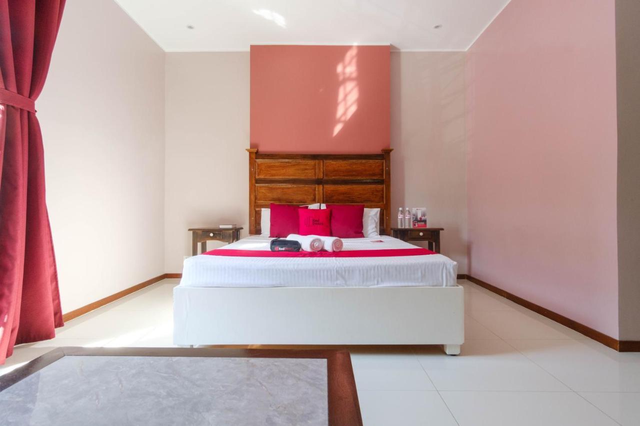 Reddoorz Plus @ West Nautical Road Puerto Galera Exterior photo
